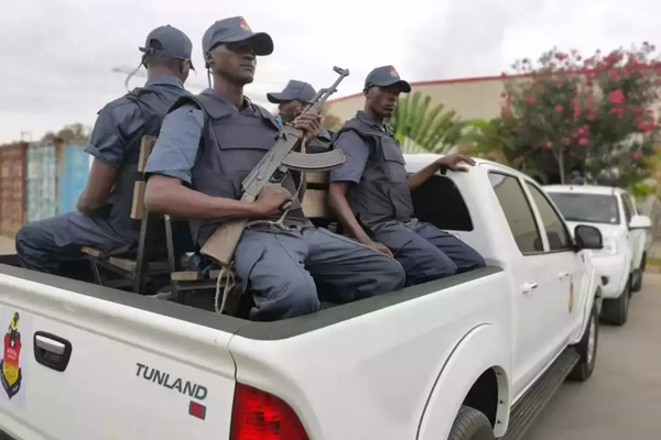 Foton Tunland Pickups on Security Patrol in Angola